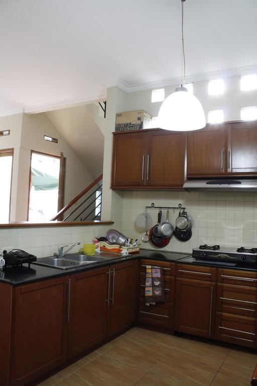 The Attic Bed & Breakfast บันดุง ภายนอก รูปภาพ