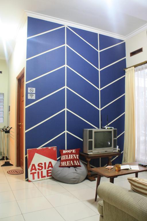 The Attic Bed & Breakfast บันดุง ภายนอก รูปภาพ