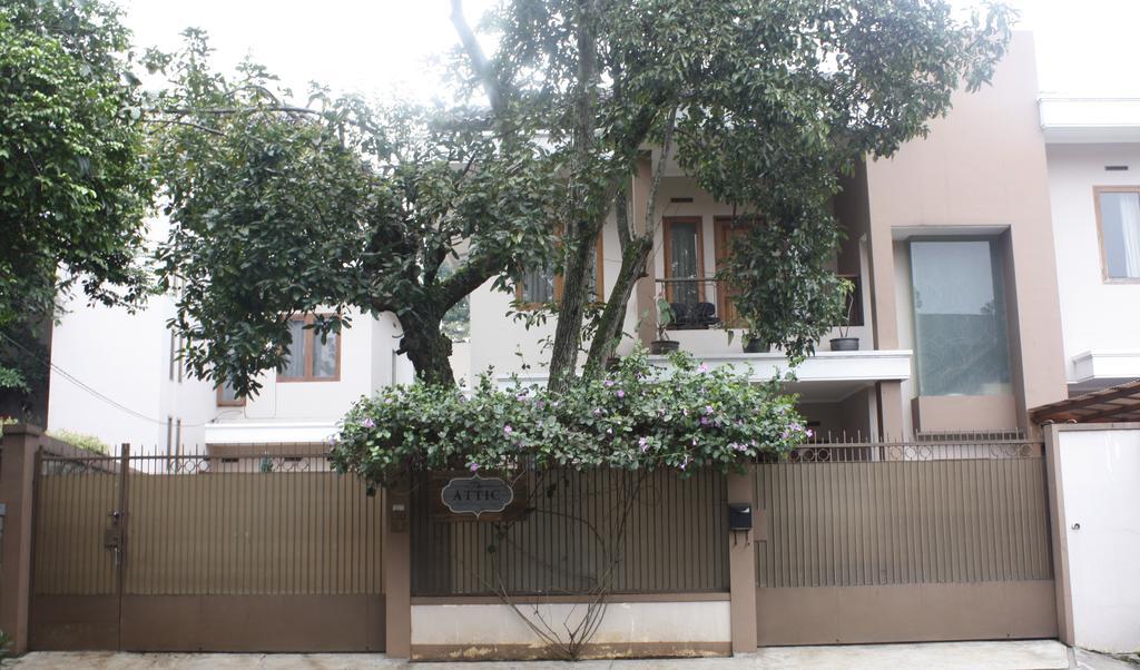 The Attic Bed & Breakfast บันดุง ภายนอก รูปภาพ