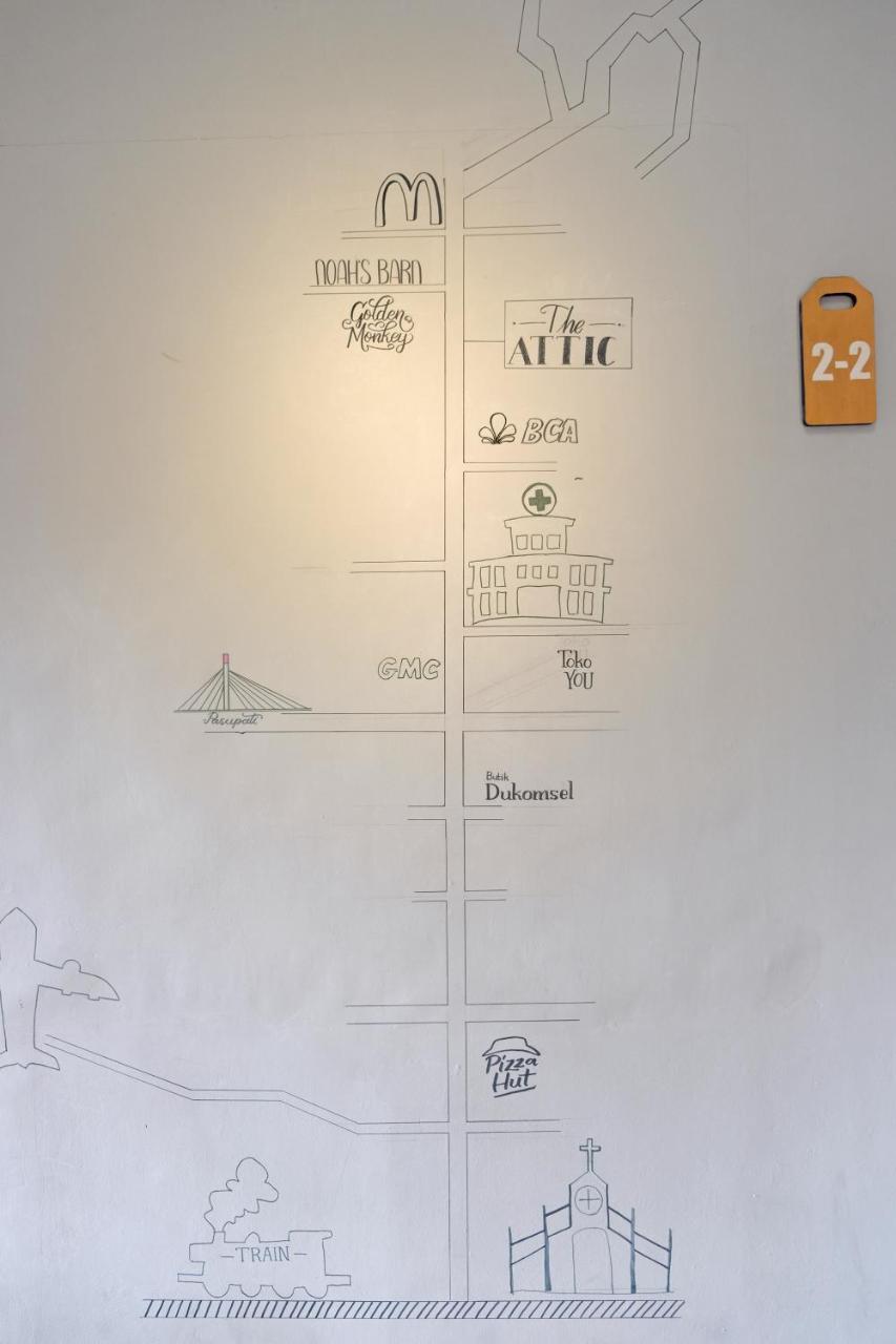 The Attic Bed & Breakfast บันดุง ภายนอก รูปภาพ