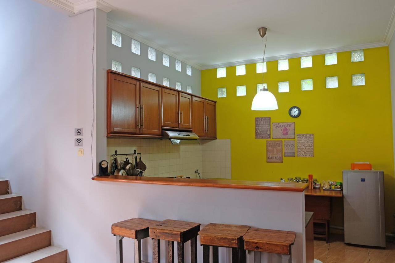 The Attic Bed & Breakfast บันดุง ภายนอก รูปภาพ