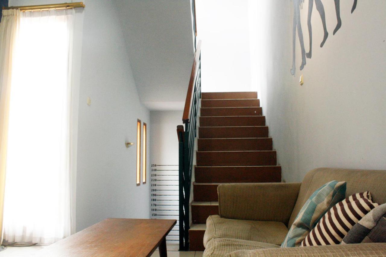 The Attic Bed & Breakfast บันดุง ภายนอก รูปภาพ