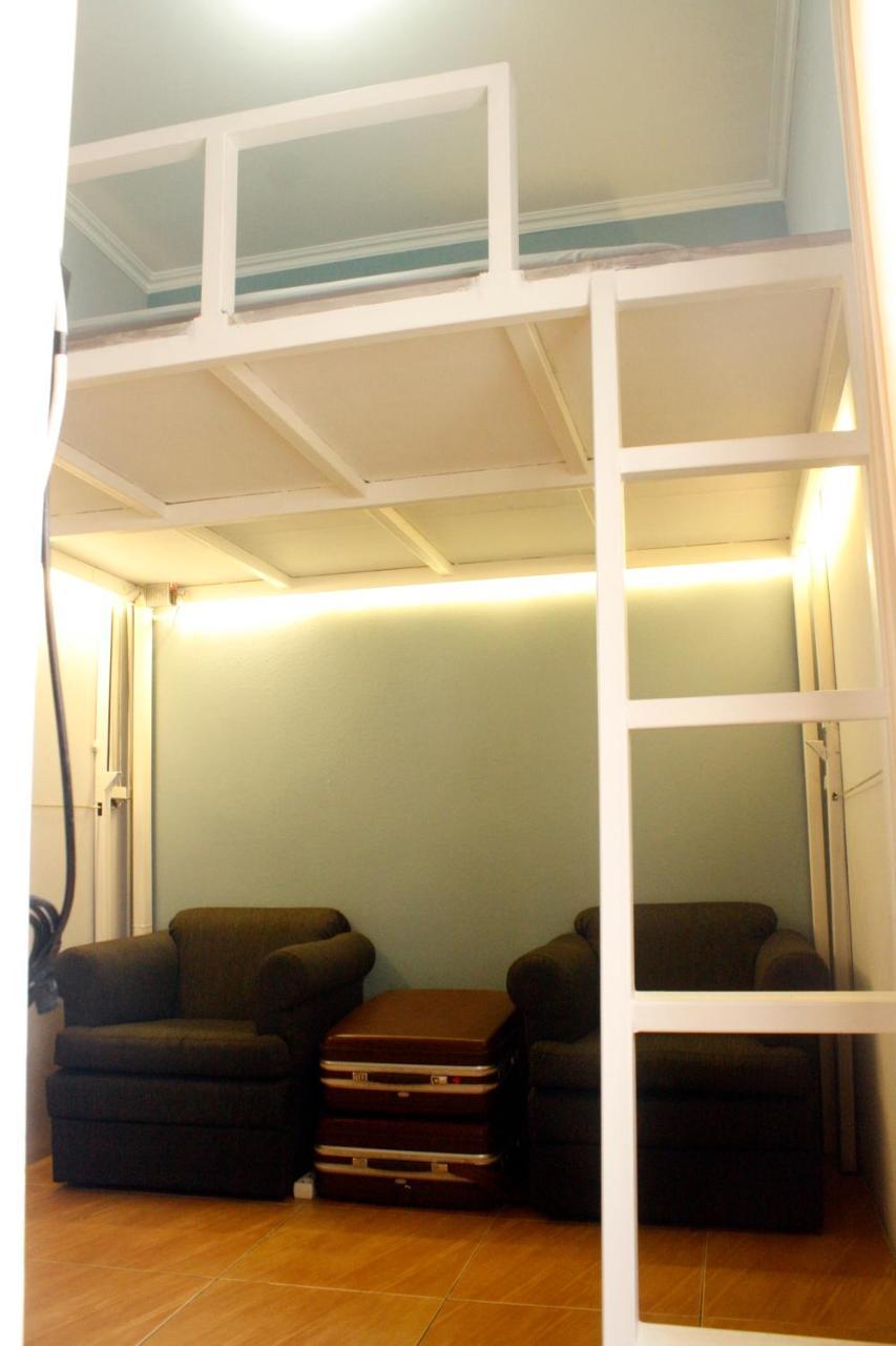 The Attic Bed & Breakfast บันดุง ภายนอก รูปภาพ