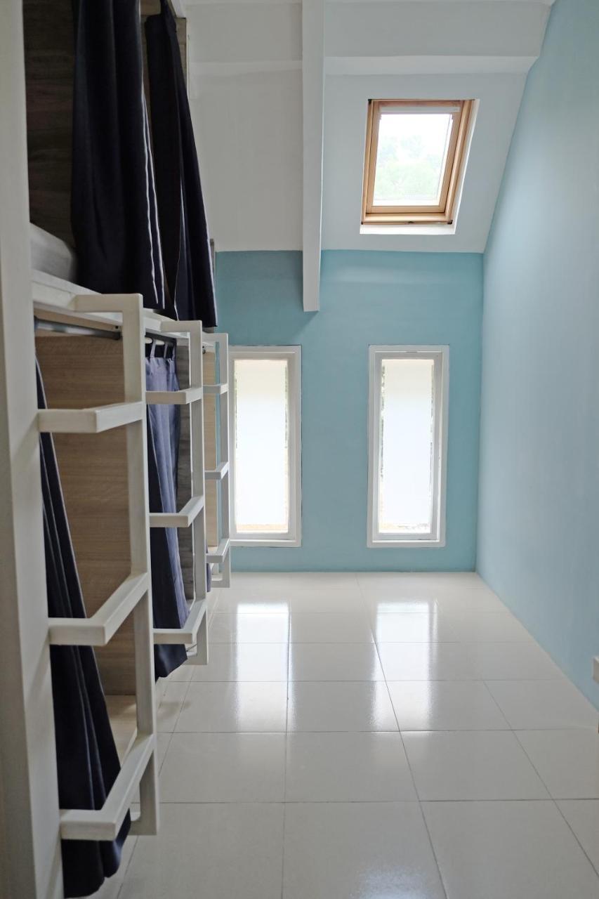The Attic Bed & Breakfast บันดุง ภายนอก รูปภาพ